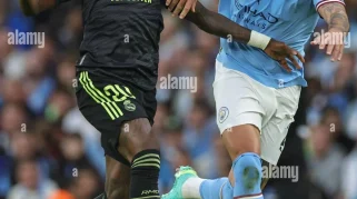 Real Madrid Tundukkan Manchester City 2‑1 di Etihad, Vinicius Junior Bawa Keunggulan Agregat 5‑1