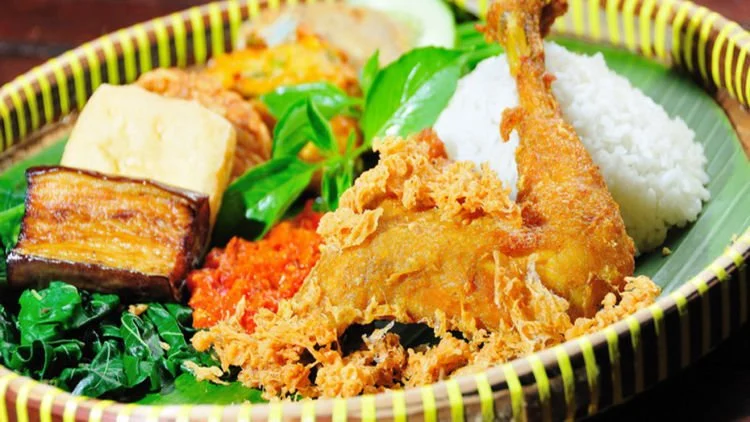 Rekomendasi tempat makan kuliner khas Banyuwangi: dari warung kaki lima hingga restoran modern