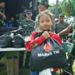 Ribuan Warga Antusias Buka Paket Sembako di Bazar Rakyat Monas