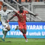 Rumput Rusak di JIS, Persija Gagal Menang; Jan Olde Riekerink Anggap Imbang Lawan Persija Seperti Kemenangan
