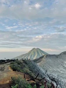 Seni lukis alam Banyuwangi: Menyelami Keindahan Alam Lewat Kuas
