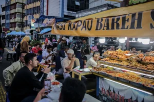 Sentra Nasi Kapau Kramat Raya: Magnet Kuliner Buka Puasa di Jakarta yang Memukau Penikmat