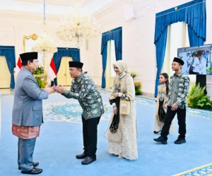 Seskab Teddy Lakukan Silaturahmi Idulfitri, Kunjungi Tokoh Nasional