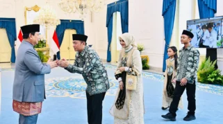 Seskab Teddy Lakukan Silaturahmi Idulfitri, Kunjungi Tokoh Nasional