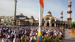 Shalat Jumat Tetap Wajib Saat Idul Fitri Jatuh pada Hari yang Sama, Penjelasan Muhammadiyah dan MUI