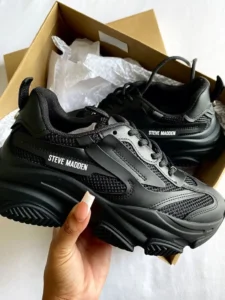 Steve Madden Naik Daun di Pasar Saham, Produk Feather Trend Memperkuat Posisi