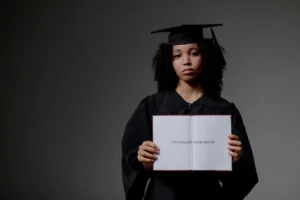 Strategi Fresh Graduate Hadapi Kesulitan Cari Kerja: Dari Startup Hingga CPNS