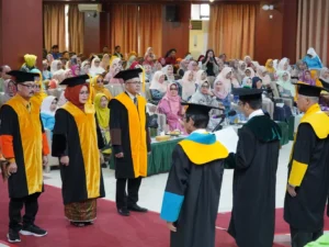 Syukri Albani, Guru Besar di Usia 39 Tahun, Dari Pesantren ke Puncak Akademik