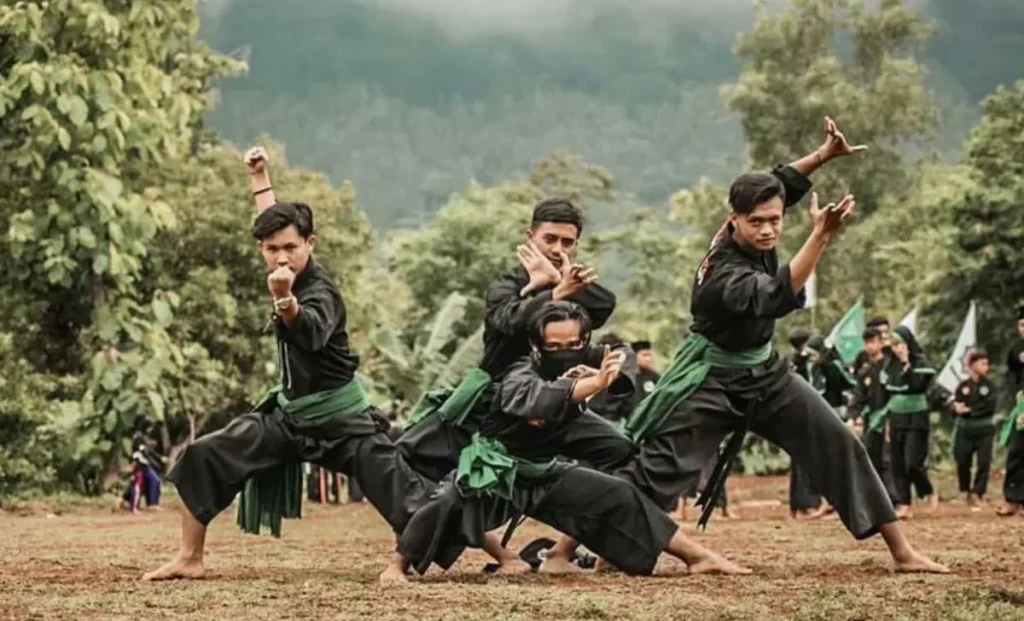 Tarian Pencak Silat Banyuwangi: Sejarah dan Filosofi