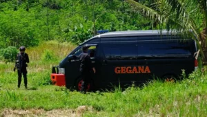Tim Gegana Brimob Polda Jateng Musnahkan Bahan Peledak Black Powder di Tembalang, Semarang