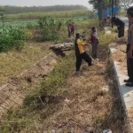 Tim URC PUPR Nganjuk Bersihkan Saluran Air untuk Memastikan Irigasi dan Mencegah Banjir
