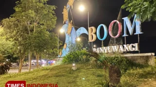 Tips fotografi malam hari di Pantai Marina Boom Banyuwangi: Persiapan dan Peralatan