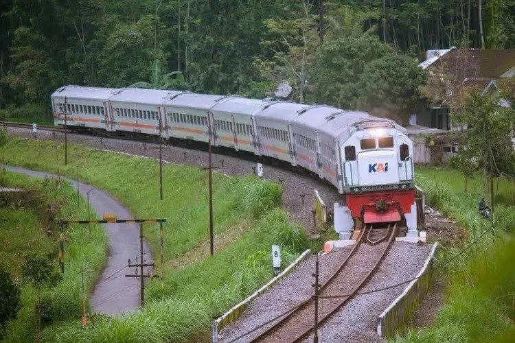 tips perjalanan kereta api ke Jember: Menghadapi Kendala yang Mungkin Terjadi