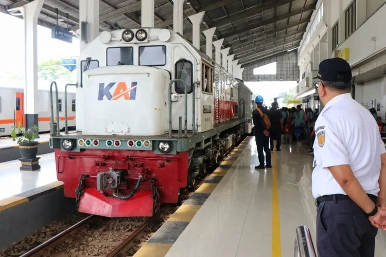 tips perjalanan kereta api ke Jember: Persiapan Bagasi dan Keamanan