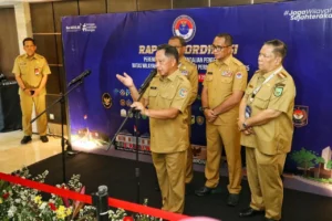 Tito Karnavian Minta Kepala Daerah Kalimantan Barat Cabut Edaran Pembatasan BBM