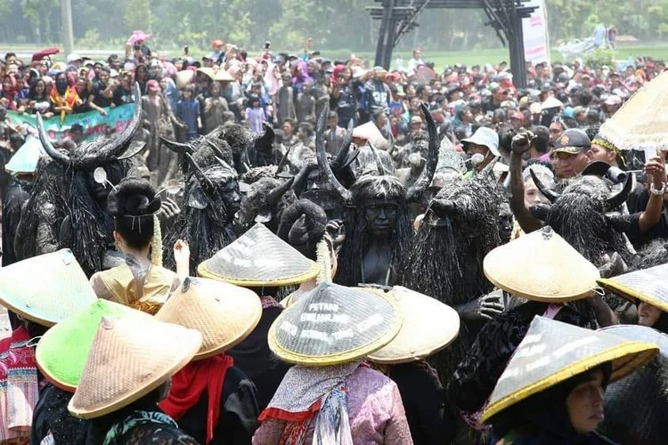 upacara tradisional osing di desa banyuwangi