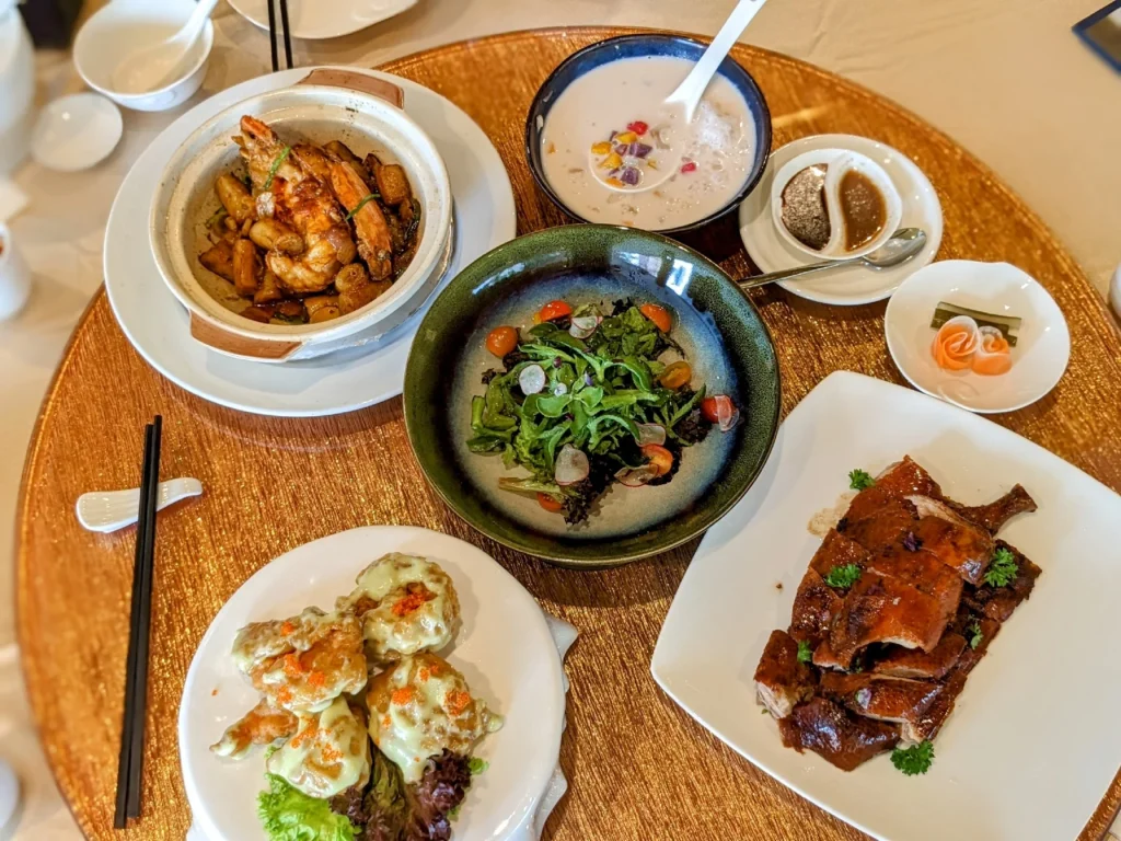 Variasi Rasa dan Adaptasi Lokal pada Chinese Food