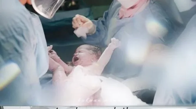 Via Vallen Lahirkan Anak Kedua: Persalinan Dipercepat Karena Rahim Hampir Robek, Simak Detilnya!