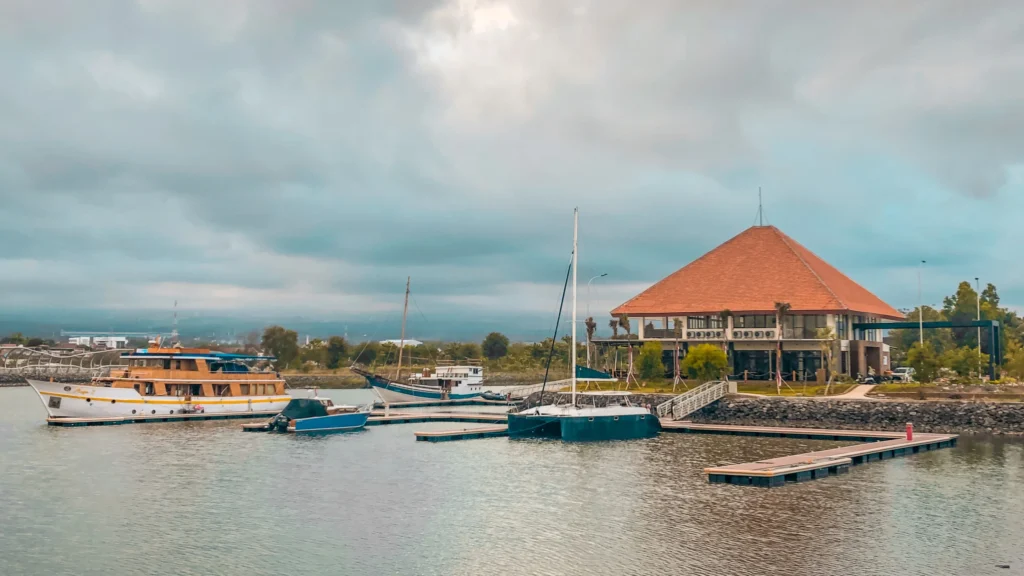 Waktu terbaik berkunjung ke Pantai Marina Boom Banyuwangi: Musim Kemarau sebagai Pilihan Utama