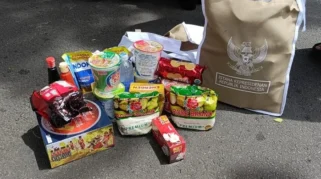 Warga Unboxing Hampers Open House Istana, Ditemukan Uang Rp200 Ribu