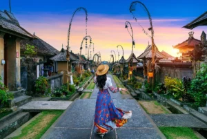 10 Momen Malavika Mohanan Liburan di Indonesia, dari Bali hingga Merapi