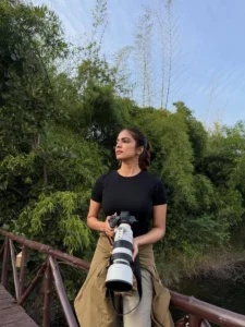 10 Momen Malavika Mohanan Liburan di Indonesia, dari Bali hingga Merapi