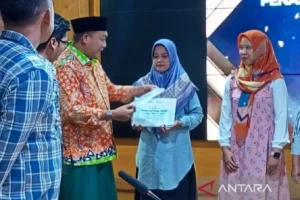 100 Warga Situbondo Terima Bantuan Modal Usaha KIP Jawara