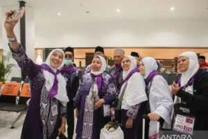 15.349 Jamaah Haji Indonesia Diberangkatkan ke Madinah, 40 Kloter Resmi Berangkat