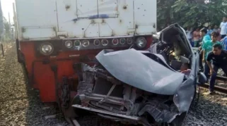 3 Orang Tewas dalam Tabrakan Kereta di Bekasi, KAI Minta Maaf dan Fokus Evakuasi