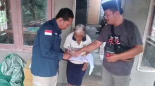 PMI Jember bantu korban kebakaran di Ledokombo