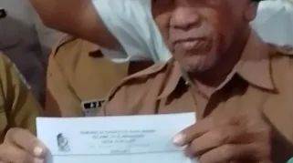 Kepala Desa Sukojati klarifikasi di hadapan ratusan warga