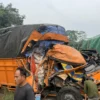 Adu Banteng Fuso dan Sigra di Kalipuro, Sopir Selamat