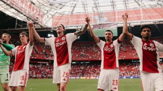 Ajax Raih Kemenangan 3-0 atas Heracles, Maarten Paes Bersinar di Asito Stadium