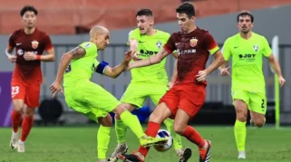 Aksi Heroik Kapten JDT Natxo Insa Viral Saat Gotong Tandu di ACL Elite