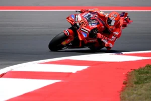 Alex Marquez Juara MotoGP Spanyol 2026, Marc Marquez Terjatuh di Tikungan 11