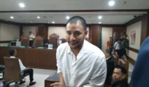 Ammar Zoni Menangis Saat Susun Pledoi, Kuasa Hukum Puji Kekuatan Mentalnya di Tengah Tuduhan 9 Tahun Penjara