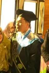 Anak Sopir Jadi Wisudawan Teladan, Kisah Inspiratif Sesilia Tristianti di Wisuda ke-54 Unmuh Jember