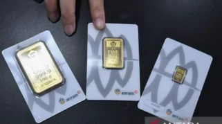Antam (ANTM) Turun Bersama Pasar Saham, Harga Emas Stabil di Tengah Volatilitas