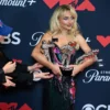 Auto Jadi Tren Fashion Festival, Outfit Sabrina Carpenter Bikin Coachella 2026 Heboh