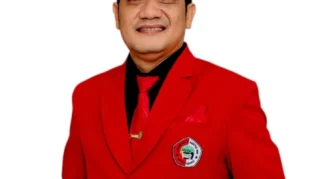 Dekan FISIP Universitas Tujuh Belas Agustus 1945 Banyuwangi, Dr Hary Prianto