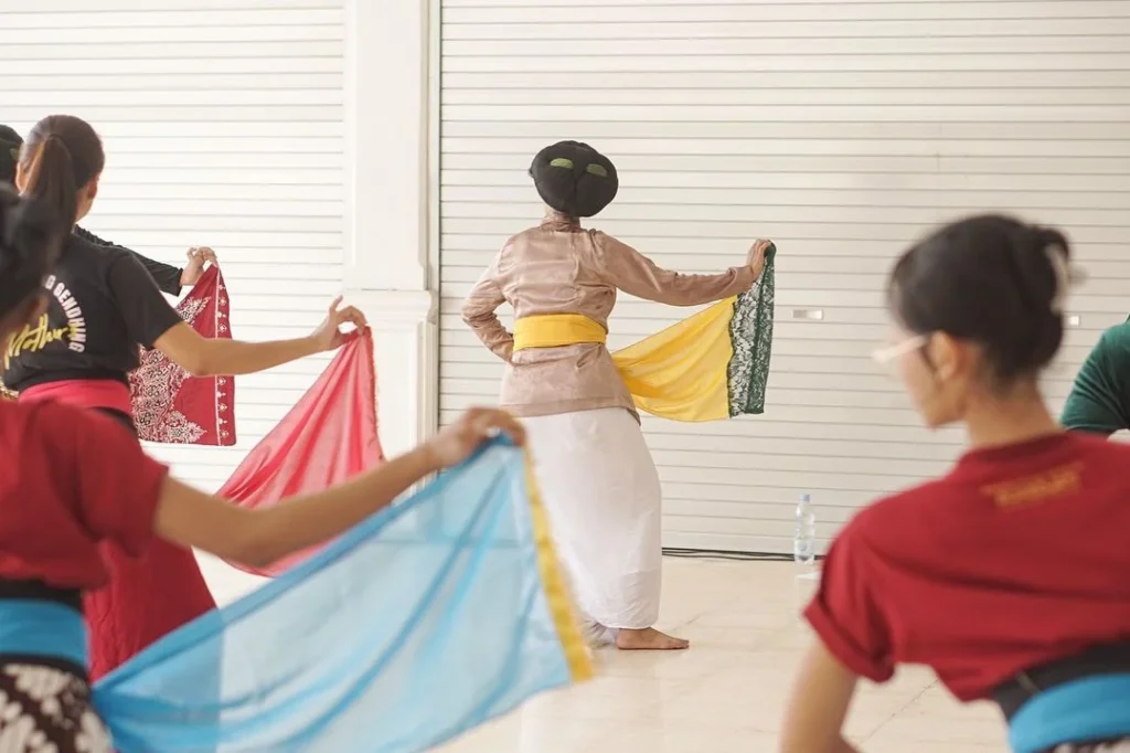 Bagaimana Menikmati dan Mengapresiasi Tarian Ini