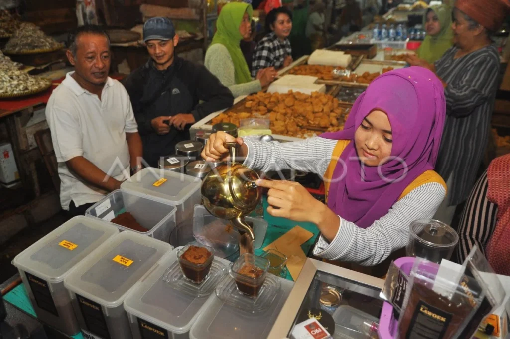 Bagaimana menikmati kopi sambil berbelanja di pasar tradisional banyuwangi