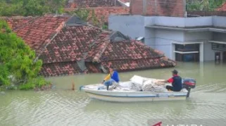 Banjir Bandang di Kecamatan Guntur, Demak: Ratusan Rumah Rusak, Warga Mengungkap Kesulitan
