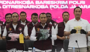 Bareskrim Polri Sita Tas dan Ponsel Usai Tangkap Buronan Narkoba "The Doctor" di Malaysia