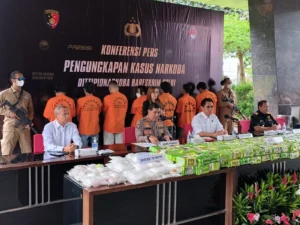 Bareskrim Tangkap Istri dan Anak Bandar Narkoba Ko Erwin di NTB