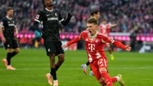 Bayern Comeback 3-2 atas Freiburg, Lennart Karl Bawa Kemenangan di Menit Akhir