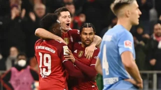 Bayern Muenchen Balikkan Kekalahan, Menang 3-2 atas Freiburg di Menit ke-99