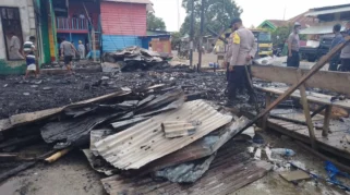 Bentrok Warga di Halmahera Tengah Akibatkan Rumah Terbakar, Satu Orang Meninggal