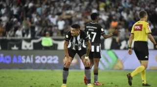 Botafogo dan Coritiba Berbagi Poin dalam Duel Menegangkan di Nilton Santos