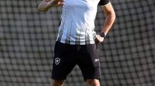 Botafogo Tunjuk Franclim Carvalho Sebagai Pelatih Kepala, Mengakhiri Masa Transisi